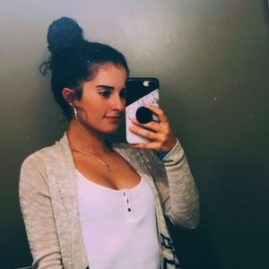 Meet your Posher, Julia